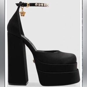 Versace platform heels. Size 36, Brand New w/ box & dust bag. Style T 1.55 Black